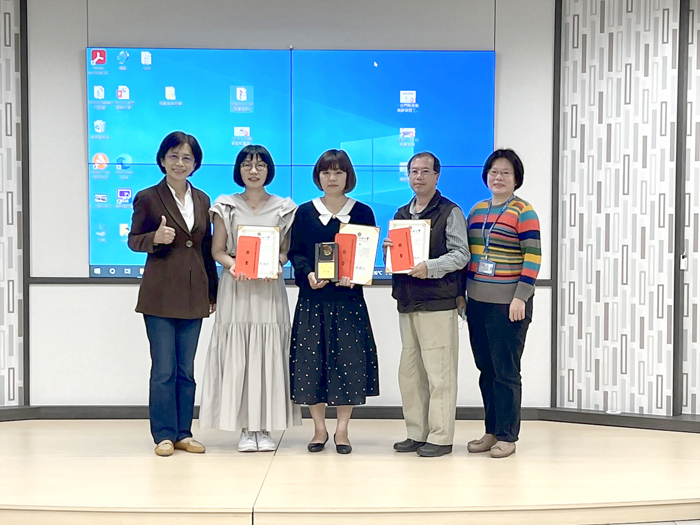 110年樂齡優良課程教案與教材評選,金門縣三樂齡學習中心老師設計的教案獲得佳作及特優的肯定。
(家庭教育中心提供)