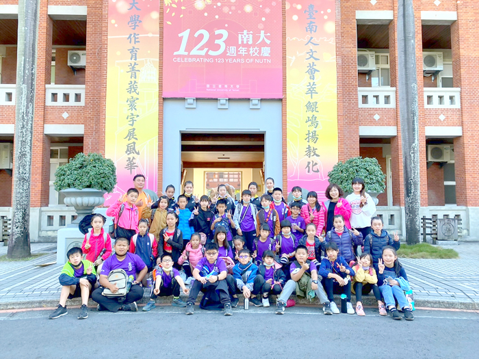 金鼎國小赴台參加全國民俗體育競賽，扯鈴隊榮獲多項佳績。（金鼎國小提供）