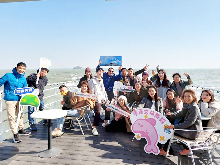 新冠肺炎疫情趨緩，25位原籍金門的旅臺青年在青年團的安排下，回到久違的家鄉，展開了一趟載滿親情與鄉心的金門尋根之旅。（臺灣金門青年團同鄉會提供）