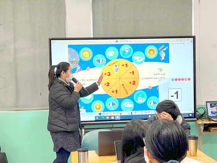 教育處與ViewSonic合作推廣數位教室，金門縣級中小學大屏暨複合教學培訓基地12/19正式啟用。（教育處提供）