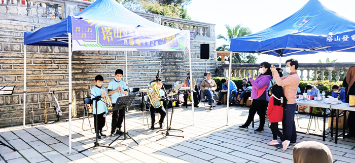 塔山電廠邀請正義國小管樂社為環島公益音樂會演出。（塔山電廠提供）