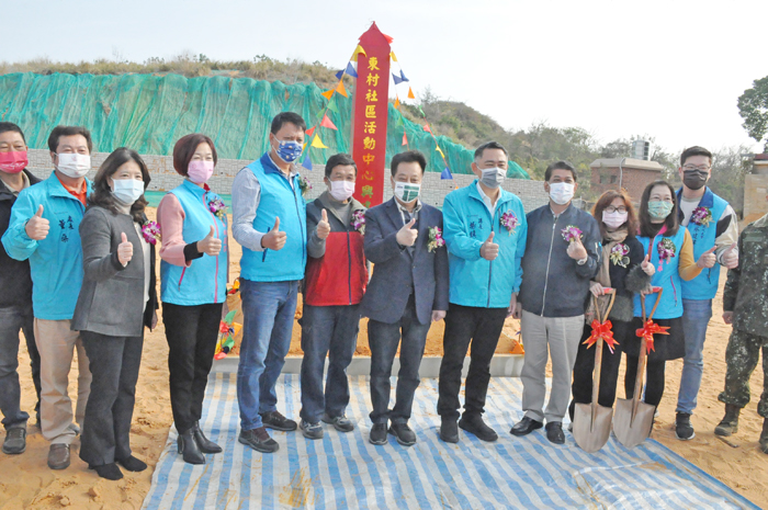 金門縣長楊鎮浯和議長洪允典及與會貴賓於典禮後合影。(楊水詠攝)