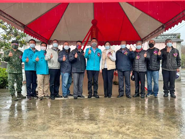 久旱逢甘霖,黃厝社區活動中心在眾人的促成及期許下動土,預計將在今年完工。(詹宗翰攝)