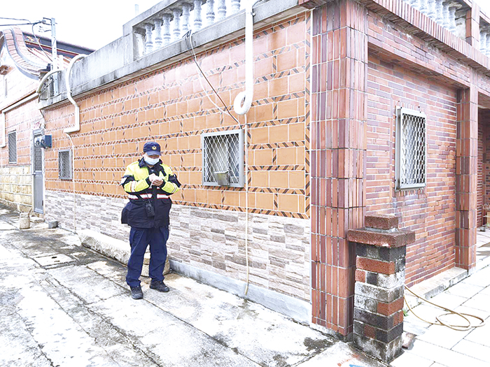 民眾春節期間不在家，可向警方申請住家巡邏。（金湖分局提供）