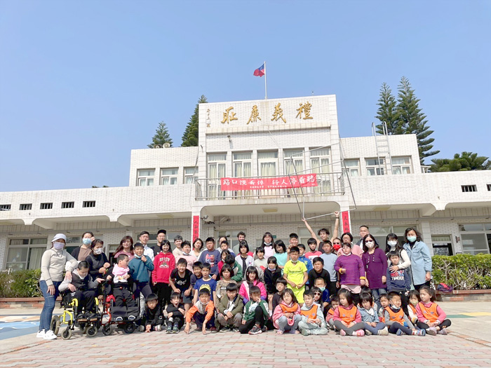 表演藝術活動快閃垵湖分校。
(垵湖分校提供)