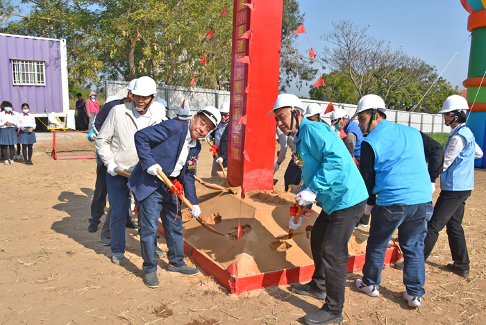 賢庵國小興建金城學區中央廚房，14日上午舉行開工動土典禮。（陳冠霖攝）