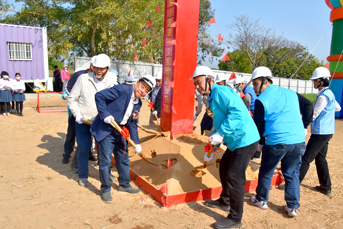 賢庵國小興建金城學區中央廚房，14日上午舉行開工動土典禮。（陳冠霖攝）