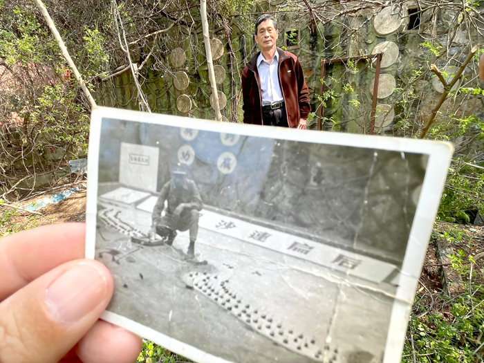 學會也藉此次任務,協助清理出「后扁連沙盤場」,透過照片對比,往事歷歷在目。(金門戰役史蹟學會提供)