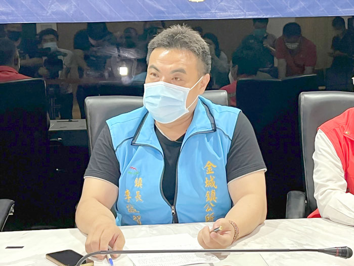 金城鎮鎮長李誠智昨日宣布，今年浯島城隍文化觀光季所有動態活動都將延期舉行。（陳冠霖攝）