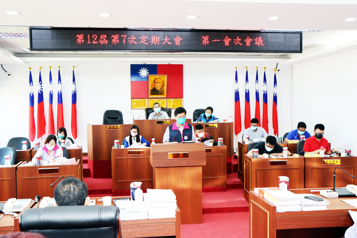 烈嶼鄉民代表會召開第7次定期大會，並下鄉考察基層建設，包含烈嶼鄉多功能綜合大樓興建工程及前埔保障宮等。（烈嶼鄉民代表會提供）
