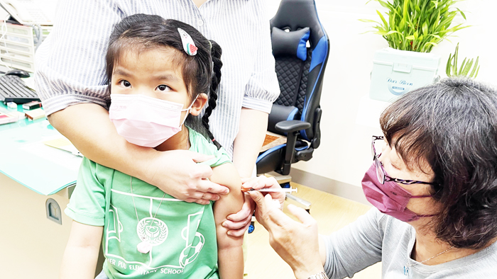 兒童BNT疫苗開打，金沙學區昨日止共計有何浦及金沙國小兩校完成施打。（陳麗妤攝）