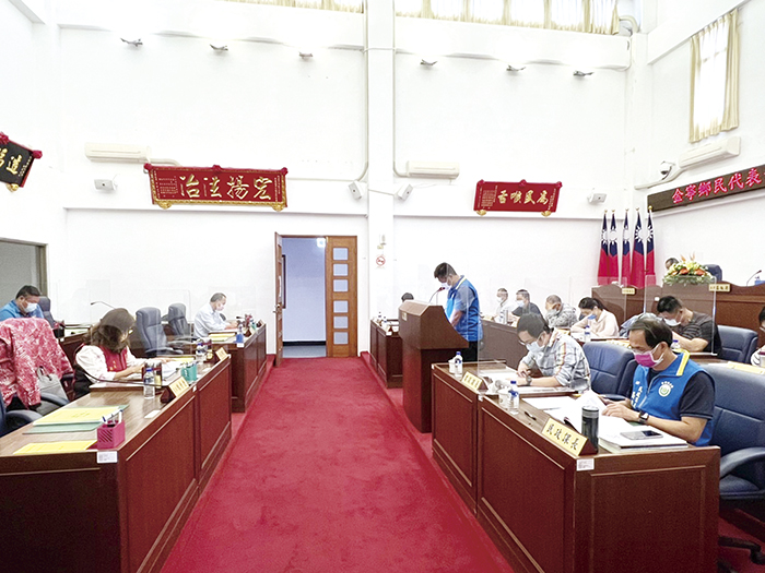 第12屆金寧鄉民代表會召開第7次定期會，金寧鄉公所各課室報告工作成果。（陳冠霖攝）