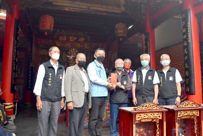 北山真武殿、內武廟、夏墅聖帝廟等廟宇舉辦關聖帝君醮慶,縣長楊鎮浯前往參拜祝賀。(陳冠霖攝)