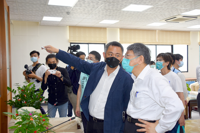 柯文哲與楊鎮浯會談,雙方特別針對離島交通、防疫整備及兩岸交流等議題交換意見。(翁維智攝)
