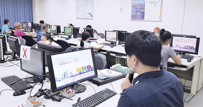 縣府辦志願服務資訊整合系統教育訓練,期能提升管理效能。(金門縣政府社會處提供)