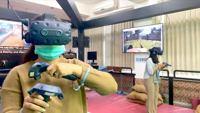 金門大學逐年強化人工智慧(AI)、擴增實境(AR)與虛擬實境(VR)等專業領域,並厚植程式設計開發與應用基礎內涵,藉以投入學界能量深耕在地,培育新世代智慧人才。(金門大學提供)
