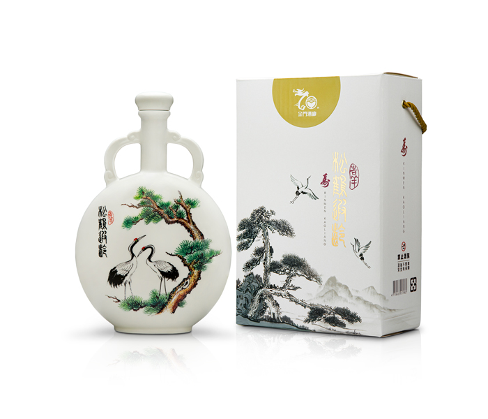 金門酒廠於昨日展示多款七十週年紀念酒,訴說金門酒廠七十年來的輝煌傳奇。(金門酒廠提供)
