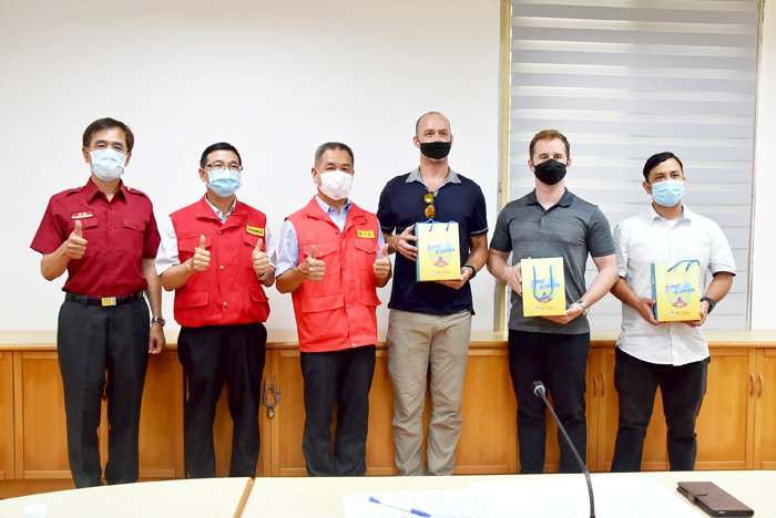 縣府秘書長陳祥麟感謝AIT三位代表(右1-3)蒞臨觀摩。(陳冠霖攝)
