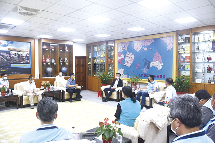 農委會主委陳吉仲昨率員抵金視察金門農業發展,並拜會楊鎮浯縣長,雙方針對農業水資源、有機農業、漁電共生及高粱在台契作等議題進行討論。(翁維智攝)