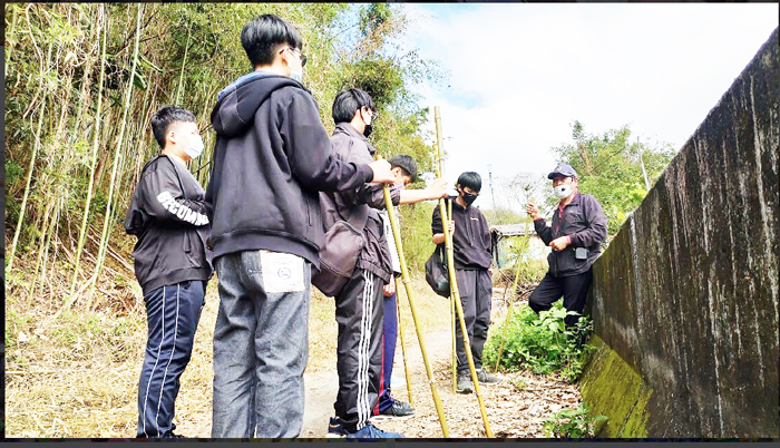金門縣政府教育處與玩轉學校再次合作打造今夏最有趣的教育營隊開跑,孩子不用出國就能看見國際,疫情期間落實創新教育。(教育處提供)