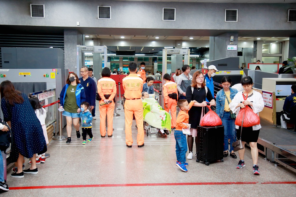 金門小三通帶來大量旅客。（縣府提供）