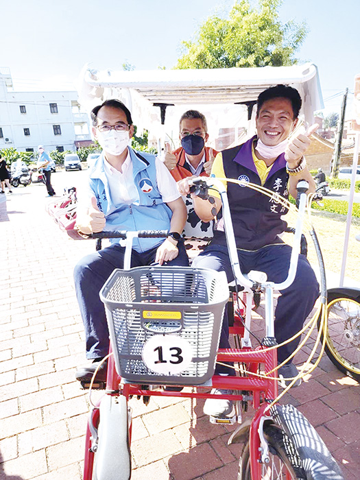 官澳社區發展協會舉辦「111年度官澳社區農村再生核心班成果展暨市集活動」,盼展現社區產品及特色,進一步結合觀光導覽,讓各界認識官澳之美。(官澳社區發展協會提供)