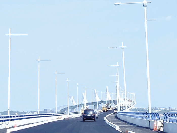 金門大橋為國內首座大規模跨海大橋,今年7月完成全橋合龍,縣府雖力拚在10月底通車,但安全仍是最大的考量,不會刻意選在哪一個特定日子貿然通車。(縣府提供)