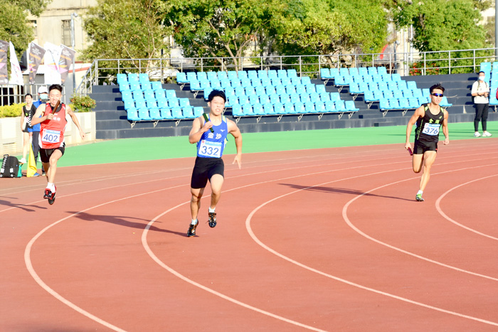 縣運會田徑場上，參與選手全力以赴爭取佳績，二天下來已有多項破大會記錄，成果豐碩。（莊煥寧攝）
