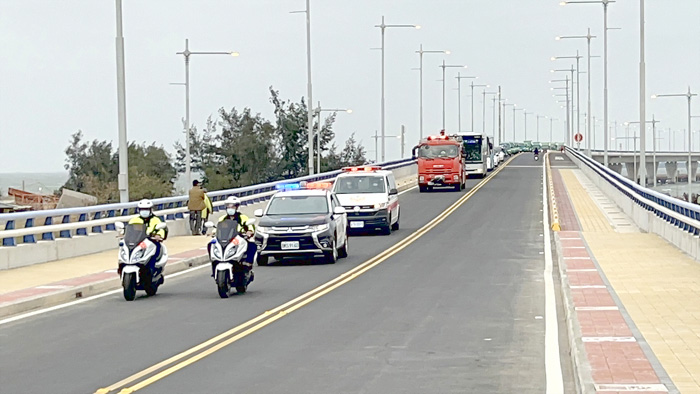 金門大橋已於10/30正式通車,為加強大橋災害搶救能量,並提升應變技能,金門縣政府11月2日將辦理災害搶救演練。(縣府提供)