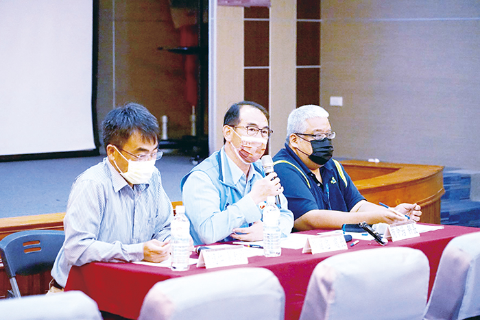 縣府舉辦「111年度金門縣傳統建築活化利用標租說明會」，正式對外公開介紹8案共10棟已完成修復的傳統建築，並初步說明活化利用相關理念及方式。（縣府建設處提供）