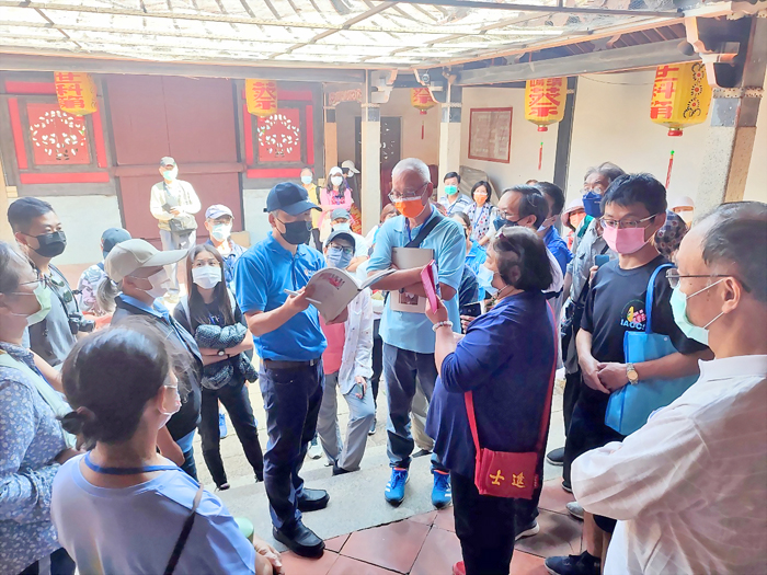 「走讀僑鄉文化史蹟」活動特別邀請國立台灣大學建築與城鄉所江柏煒博士擔任講師，透過精彩講座與實地導覽，帶領民眾深入了解家鄉。（金湖鎮公所提供）