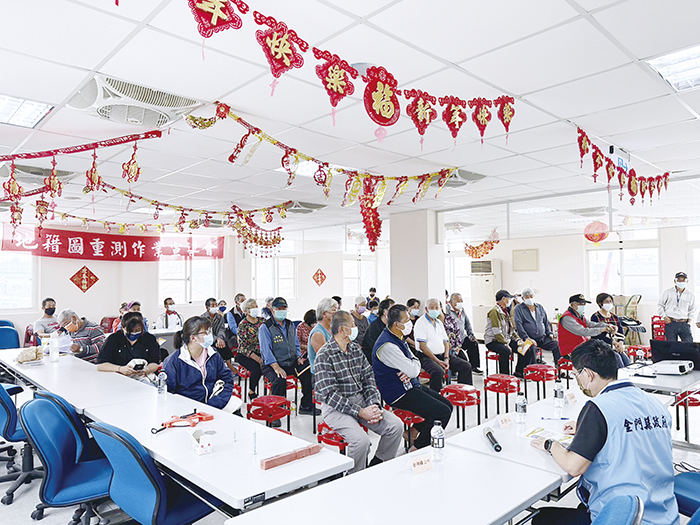 地政局辦地籍圖重測作業宣導會,讓土地所有權人了解相關程序。(地政局提供)