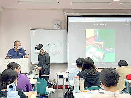 由護理學系與資訊工程學系成功開發的VR護理照護技能系統,大大提升學生學習興趣。(金門大學提供)