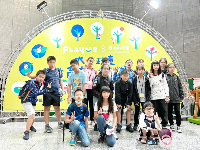 古城國小六年級應屆畢業班赴台校外教學暨親子旅遊共學活動。(古城國小提供)