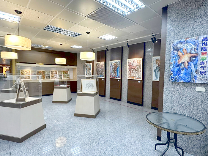 黃世團的意象創作即日起至2月2日於金門尚義機場畫廊展出。（黃世團提供）