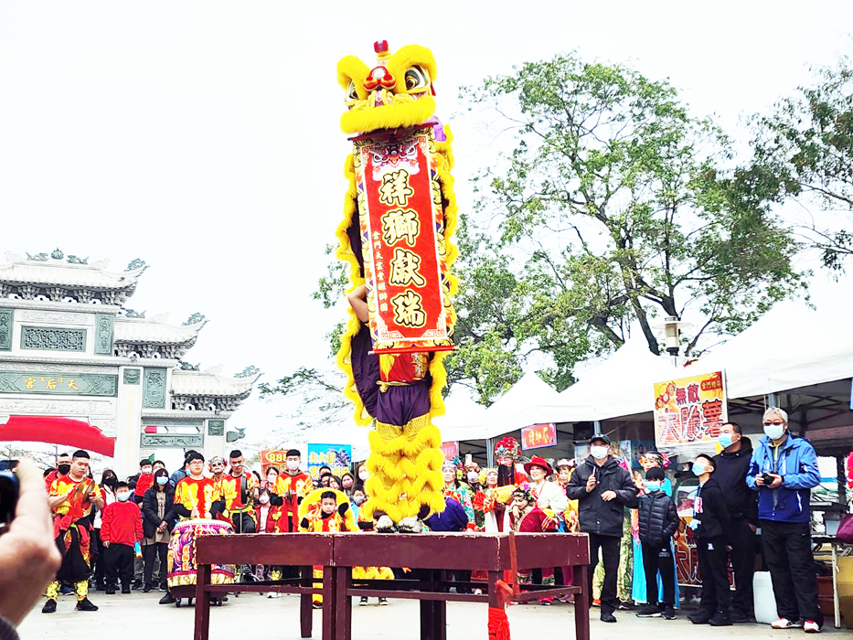 水試所春節平安鹽祭，天震堂祥獅獻瑞。（許峻魁攝）