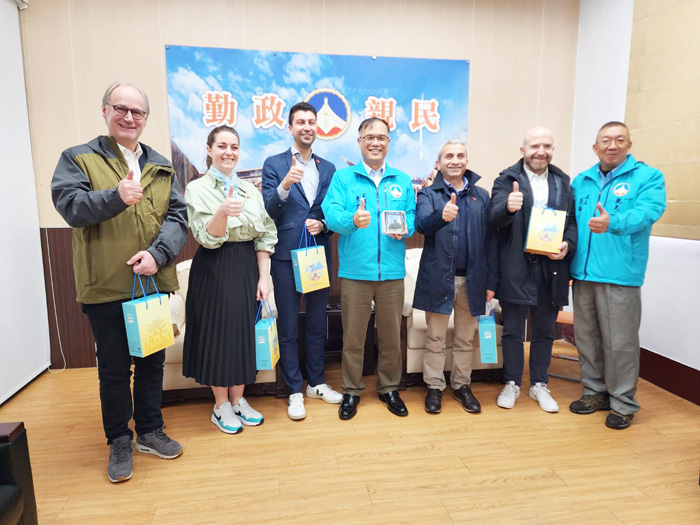 瑞士國會訪問團抵金拜會縣府及合影。(許峻魁攝)