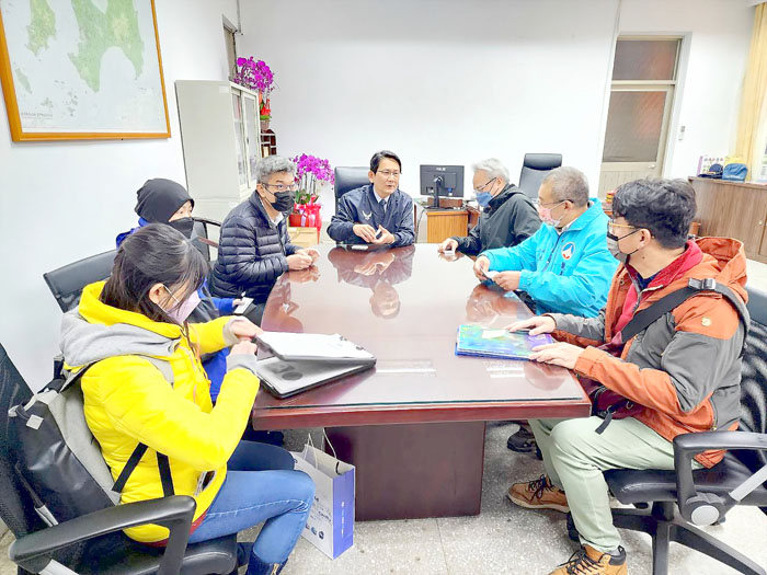 氣象局將在金門規劃雷達站,昨拜會縣府說明。
(許峻魁攝)
