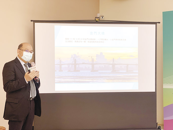 立榮航空與長汎假期昨日在金門十美渡假村舉辦「金彩光旅,玩美烈嶼」春季新產品發表會。(林靈攝)