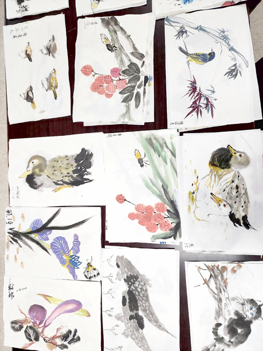 學員四堂課的作品,各有特色。(許峻魁攝)