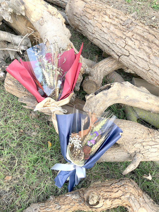 烈嶼國中邀請園藝專業教師謝柏昇前進校園,帶領師生共同學習手作小麥花束。
(謝柏昇提供)
