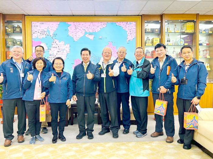 台電金門區營業處及塔山電廠人員昨日前往縣府拜會縣長陳福海。(縣府提供)