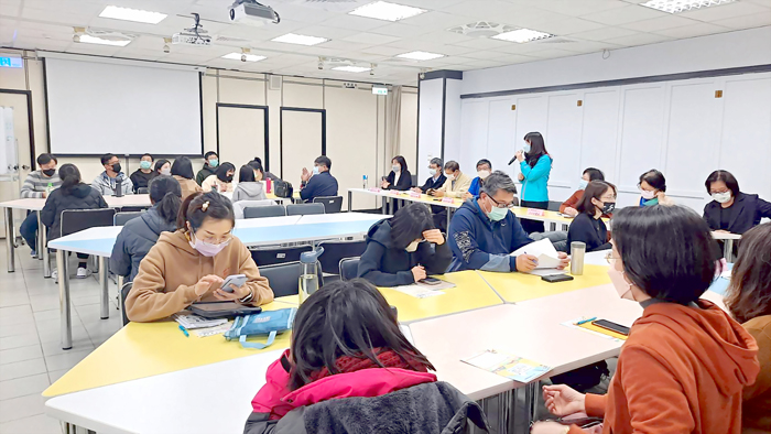家教中心邀請輔導團輔導員及學校承辦人交流。（家教中心提供）