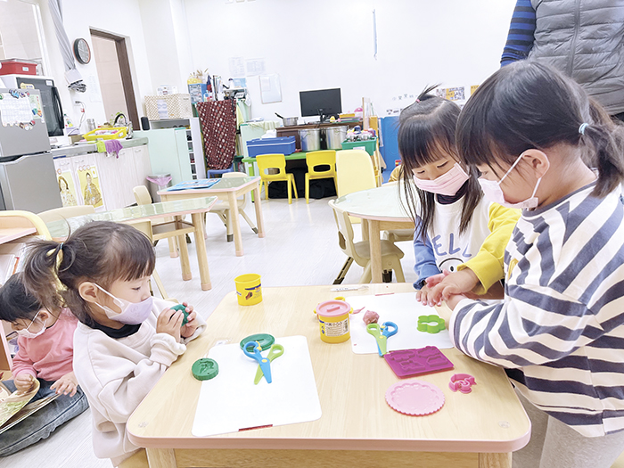 金寧中小學幼幼班以培養孩子生活能力為教學目標，期待孩子在玩的過程中，提升自身能力。（高凡淳攝）