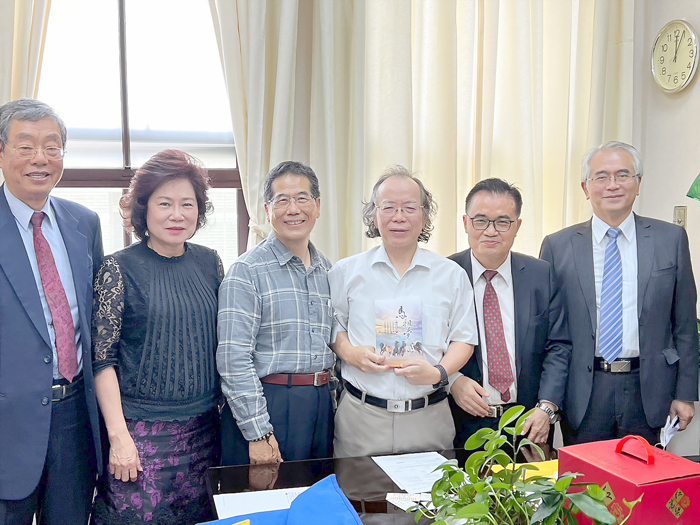 金馬澎聯盟提交三項影響離島三縣重大政策的請願書。(金馬澎聯盟提供)