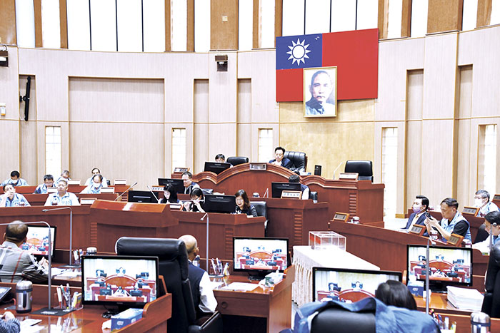金門縣議會第八屆第一次定期會開議,由議長洪允典擔任主席。(楊水詠攝)
