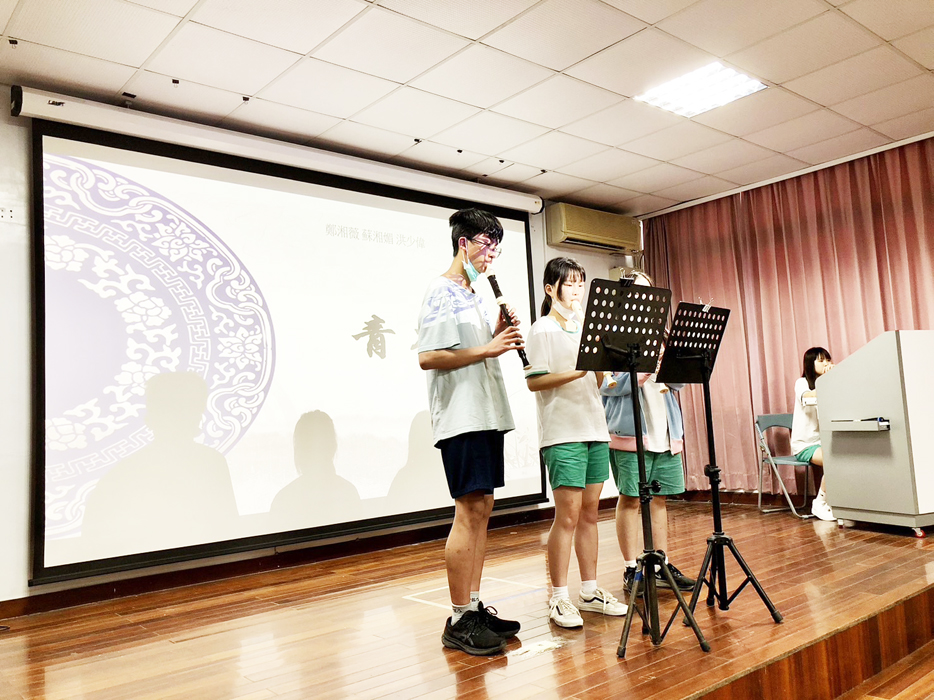 烈嶼國中首次辦理畢業音樂會,學生們展現音樂才藝。(烈中提供)