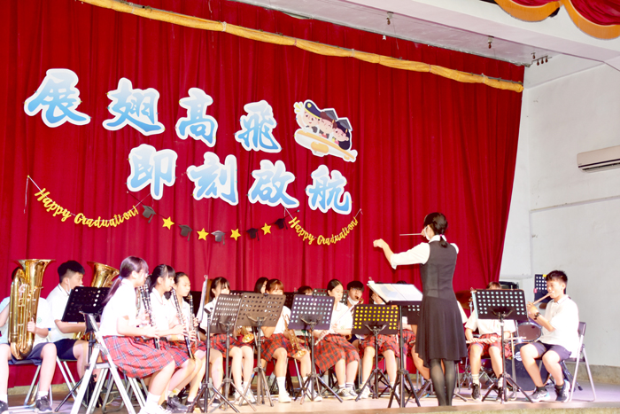 烈中第56屆畢業典禮，昨日舉行；圖為管樂表演。（許加泰攝）