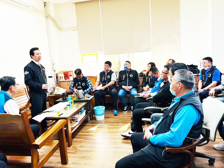縣長與金酒公司工會座談,聽取基層意見。(金酒公司提供)