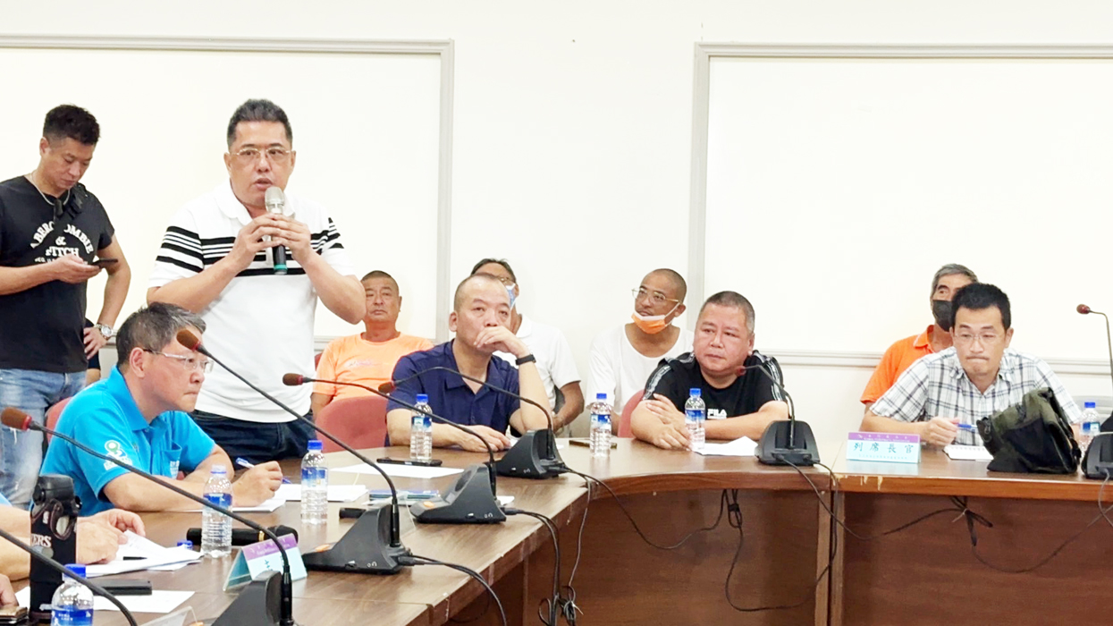 由於中央打算廢除泊地，金門區漁會召開會議，表達反對立場。（陳冠霖攝）